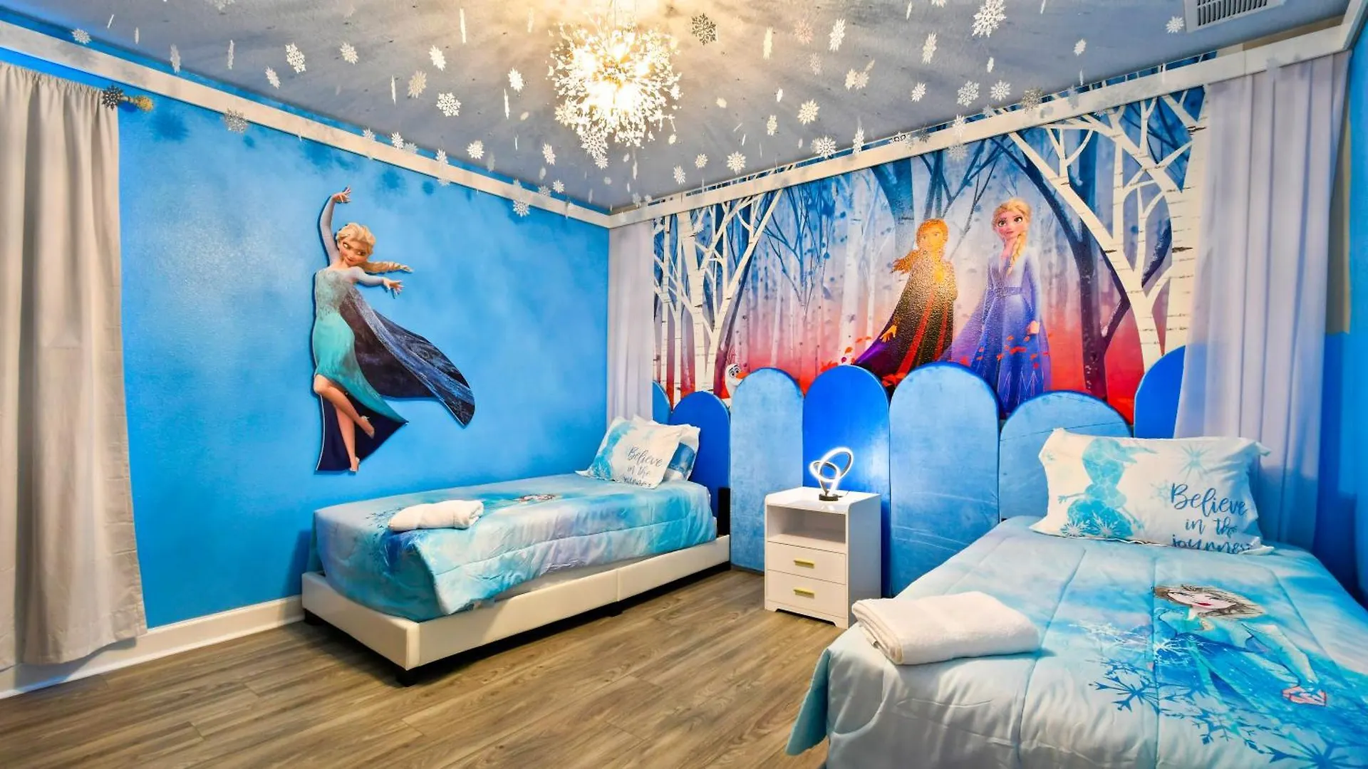 Opulent Villa: Heated Pool, Theater, Game Room 达文波特 0*,