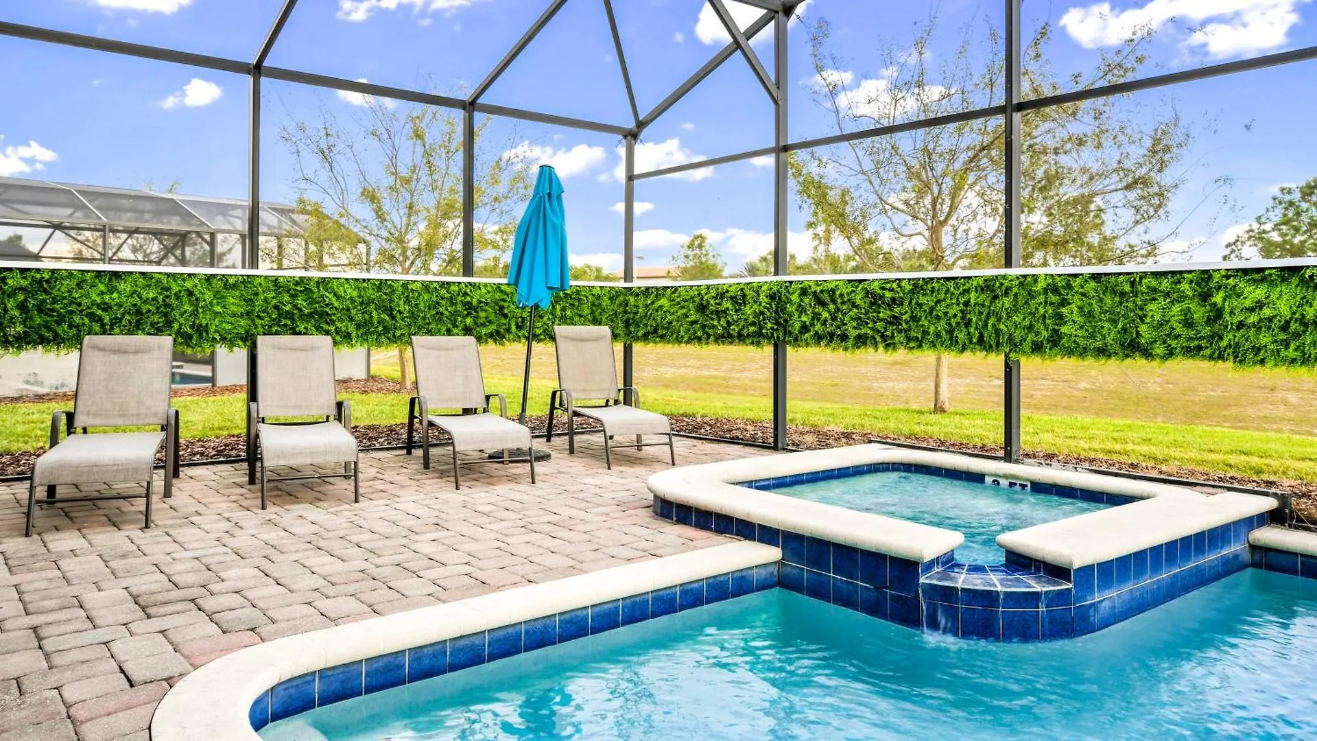 Opulent Villa: Heated Pool, Theater, Game Room Davenport United States